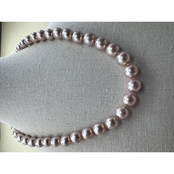 Classic Pink Faux Pearl Necklace - Picture 3 of 7
